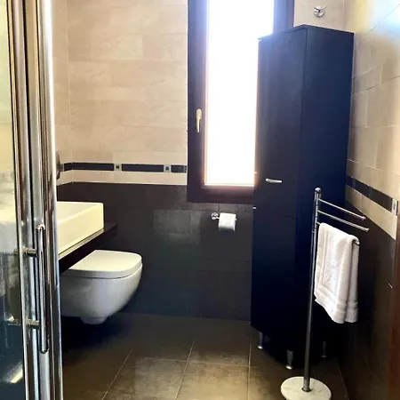 Semesterbostad Maison Eclat *